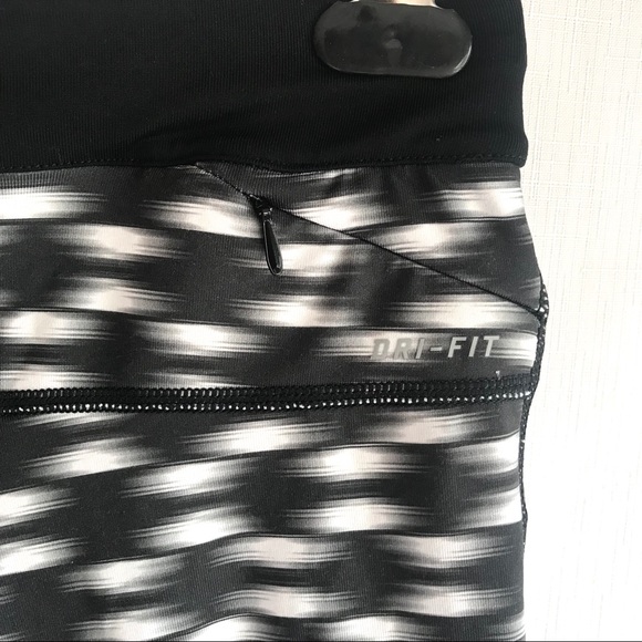 Nike Dry-Fit leggings! - Picture 3 of 8